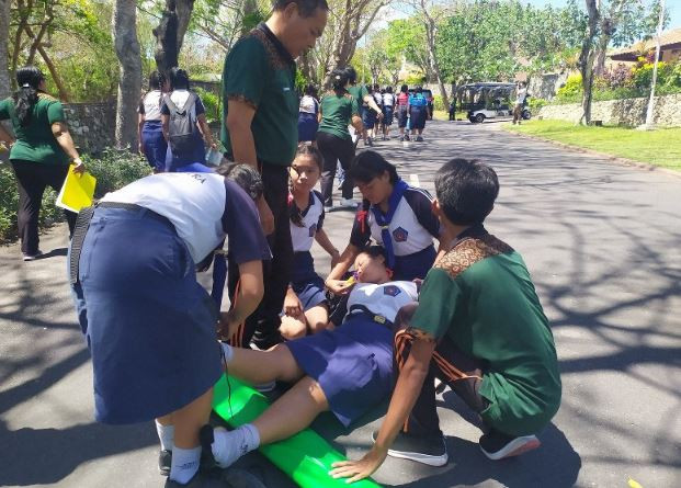 Hàng trăm học sinh Indonesia diễn tập sơ tán sóng thần ảnh 1