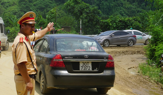 [Photo] Huyết mạch 4D Lào Cai-Sa Pa "trọng thương" sau bão số 2 ảnh 12