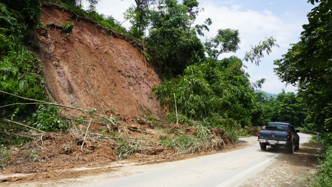 [Photo] Huyết mạch 4D Lào Cai-Sa Pa "trọng thương" sau bão số 2 ảnh 7