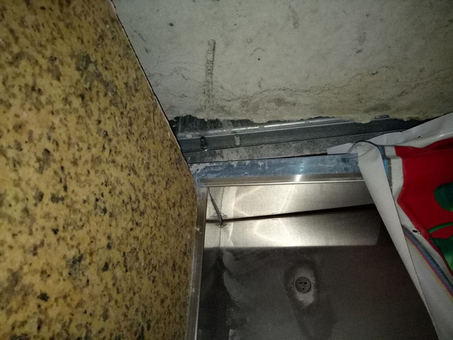 Nghi vấn rơi thang máy chung cư CT2B Thạch Bàn, 1 người mắc kẹt ảnh 2