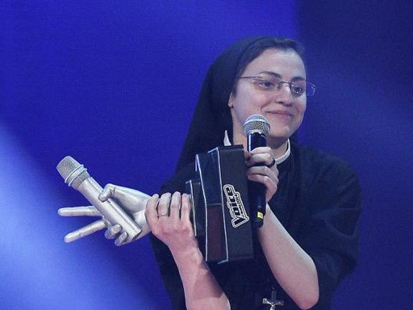 Nữ tu giành chiến thắng trong cuộc thi The Voice Italy ảnh 1