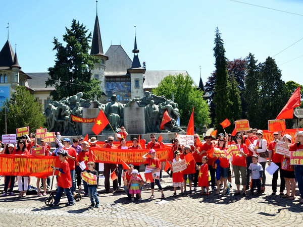 Míttinh tại Mexico phản đối vụ Trung Quốc hạ đặt giàn khoan ảnh 1