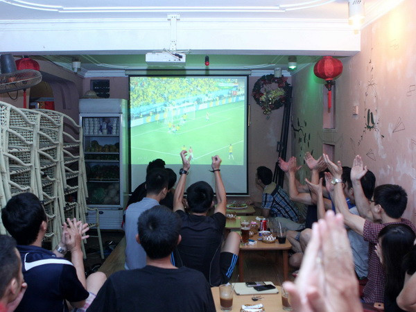 Người hâm mộ cả nước hào hứng cùng World Cup 2014 ảnh 1
