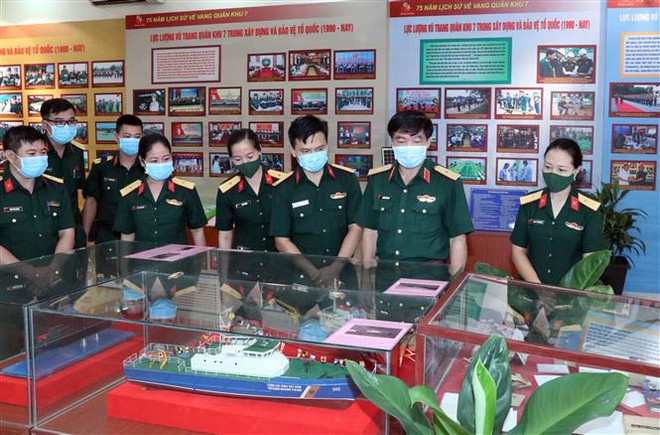 Triển lãm 'Quân khu 7 - 75 năm xây dựng, chiến đấu và trưởng thành' ảnh 1