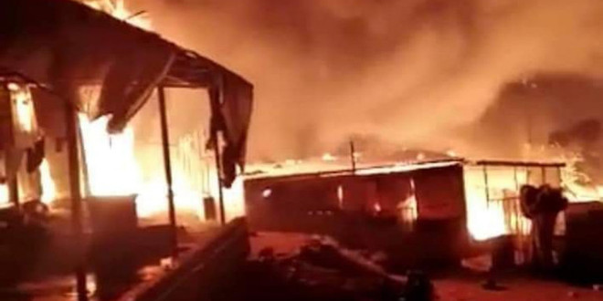 Hỏa hoạn tại trung tâm người tị nạn tại Bosnia và Herzegovina ảnh 1