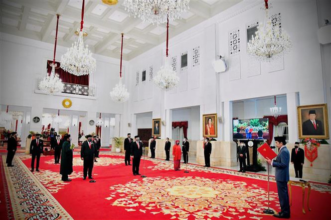 Sáu tân bộ trưởng nhậm chức, Tổng thống Indonesia kiện toàn nội các ảnh 1
