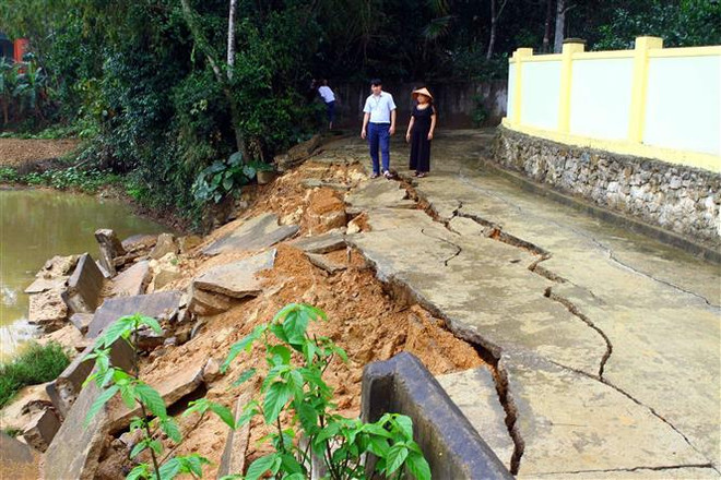 Nhiều công trình giao thông, thủy lợi chưa thể khắc phục được sau lũ ảnh 2