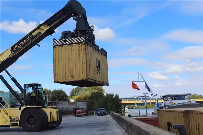 Khánh thành đường vận tải thủy từ nội địa Pháp đến Việt Nam ảnh 2