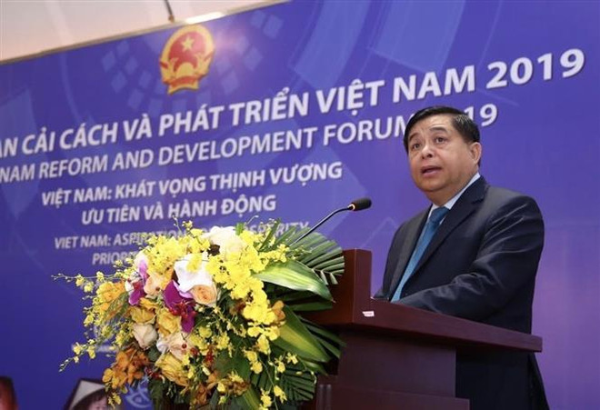 Bộ trưởng Bộ Kế hoạch và Đầu tư Nguyễn Chí Dũng phát biểu tại diễn đàn. (Ảnh: Trần Việt/TTXVN) VRDF 2019: Việt Nam lựa chọn đúng để đạt mục tiêu và khát vọng ảnh 2