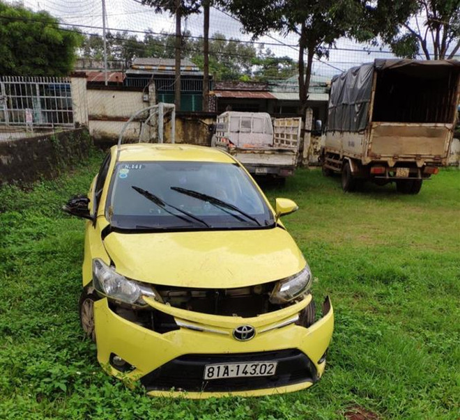 Hai đối tượng 9X ở Gia Lai dùng súng AK để cướp xe taxi ảnh 1