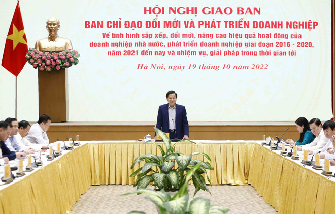 Phó Thủ tướng Lê Minh Khái phát biểu tại hội nghị. (Ảnh: An Đăng/TTXVN) Tháo gỡ vướng mắc, đẩy nhanh tiến độ sắp xếp doanh nghiệp nhà nước ảnh 1