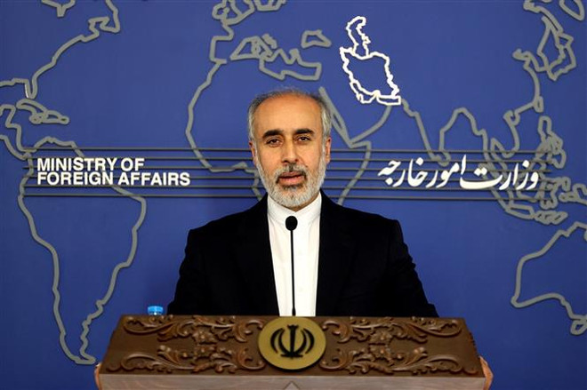 Người phát ngôn Bộ Ngoại giao Iran Nasser Kanani. (Ảnh: AFP/TTXVN) Iran vẫn lạc quan vào khả năng đạt được thỏa thuận hạt nhân ảnh 1