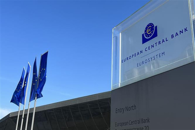ECB lần thứ ba tăng lãi suất lên mức cao kỷ lục để chống lạm phát ảnh 1