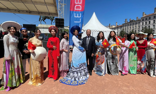 Việt Nam lần đầu tham dự Ngày hội Lãnh sự ở thành phố Lyon của Pháp ảnh 3