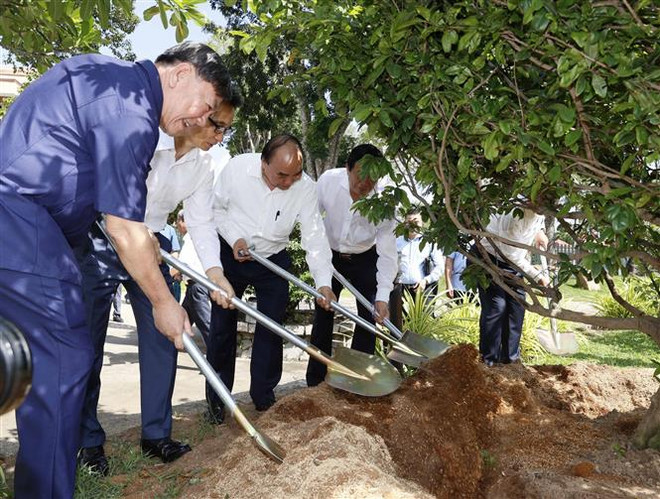 Chủ tịch nước dâng hương tưởng niệm Cố Thủ tướng Võ Văn Kiệt ảnh 1