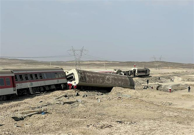 Vụ tai nạn tàu hỏa tại Iran: Số nạn nhân tăng thêm hàng chục người ảnh 1