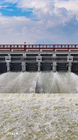 Hồ Dầu Tiếng là công trình thủy lợi đặc biệt quan trọng liên quan đến an ninh quốc gia, giữ vai trò quan trọng trong bảo đảm nguồn nước phục vụ sản xuất, dân sinh và điều tiết nguồn nước khu vực Đông Nam Bộ. (Ảnh: Minh Phú/TTXVN)