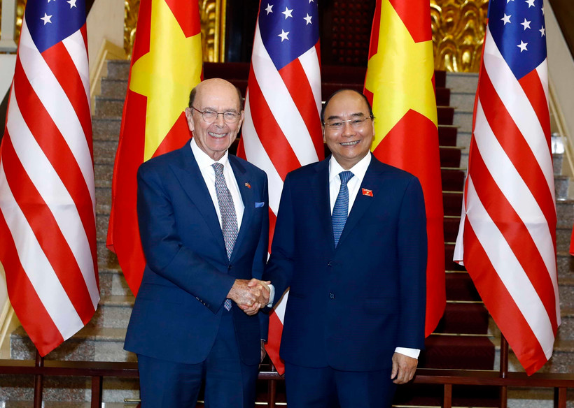 Thủ tướng Nguyễn Xuân Phúc tiếp Bộ trưởng Thương mại Hoa Kỳ Wilbur Ross. (Ảnh: Thống Nhất/TTXVN)