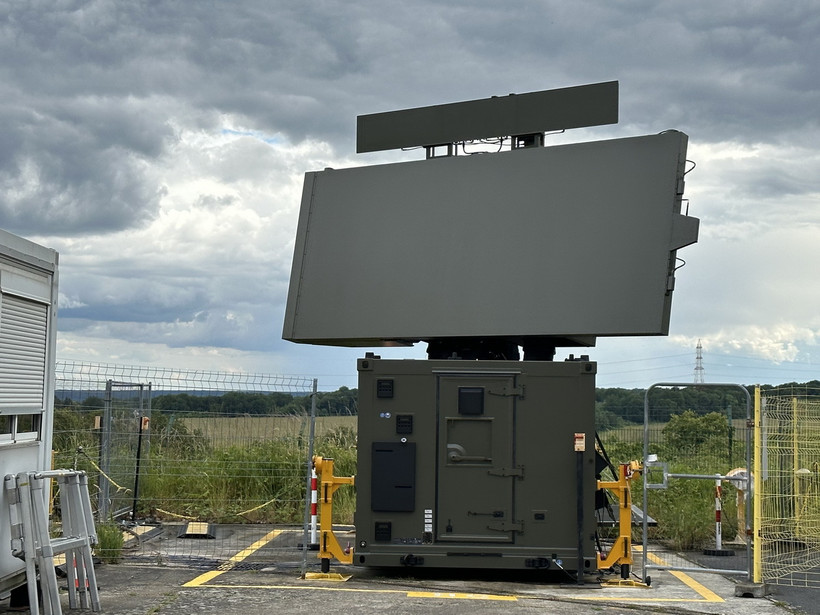Một sản phẩm radar của Thales đang được vận hành thử nghiệm. (Ảnh: Nguyễn Thu Hà/TTXVN)