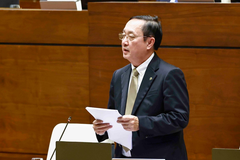 Bộ trưởng Bộ Khoa học và Công nghệ Huỳnh Thành Đạt giải trình, làm rõ một số vấn đề đại biểu Quốc hội nêu. (Ảnh: Doãn Tấn/TTXVN)