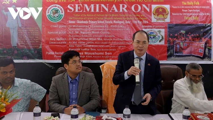 Đại sứ Việt Nam tại Bangladesh Nguyễn Mạnh Cường phát biểu tại hội thảo. (Nguồn: VOV)