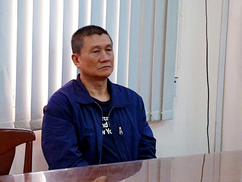 Đối tượng người Đài Loan trốn nã bị Bộ Công an Việt Nam bắt giữ. (Ảnh: Thành Chung/TTXVN)