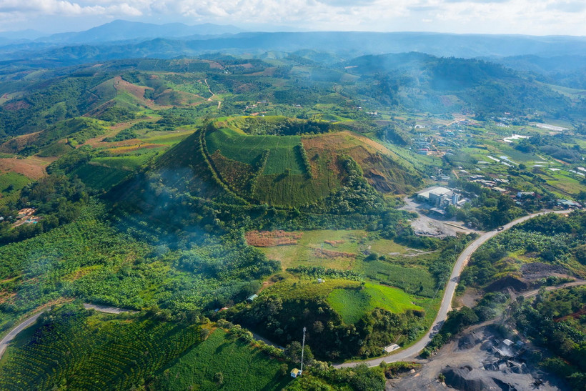 Núi lửa Nâm Ka, Công viên địa chất Đắk Nông. (Ảnh: TTXVN phát)