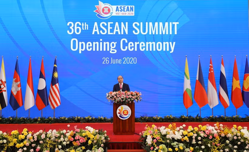 Thủ tướng Nguyễn Xuân Phúc, Chủ tịch ASEAN 2020 phát biểu khai mạc Hội nghị Cấp cao ASEAN lần thứ 36. (Ảnh: TTXVN)