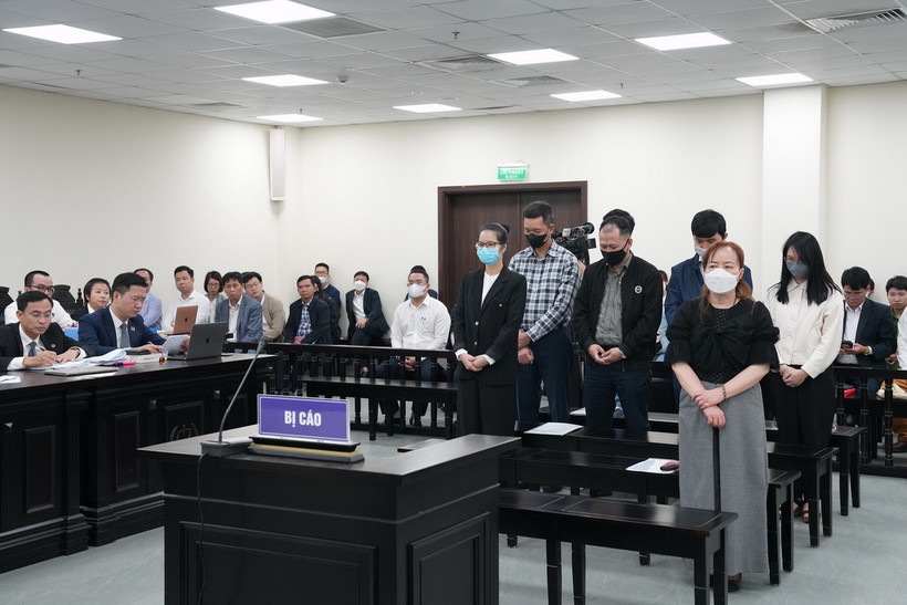 Các bị cáo tại phiên tòa hôm 9/4. (Ảnh: Kim Anh/TTXVN)
