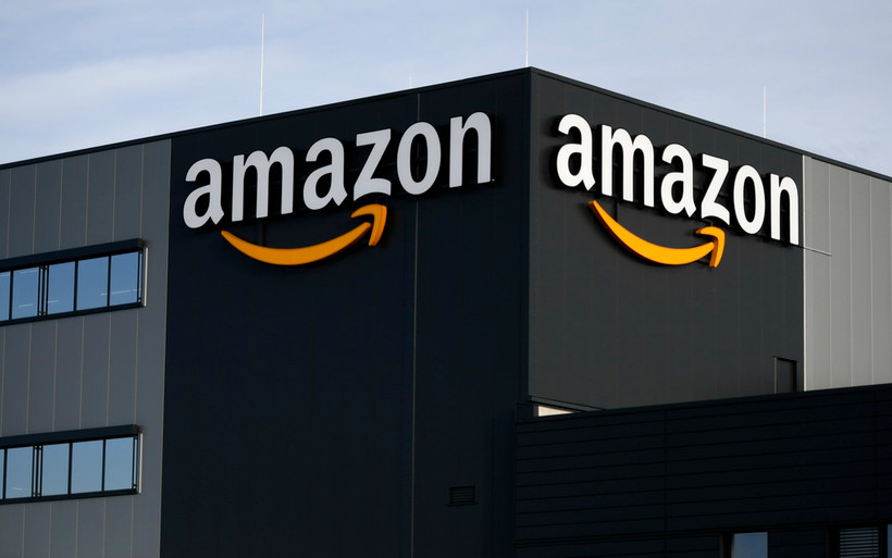 Ngày 28/11/2023, Tập đoàn thương mại điện tử Amazon của Mỹ đã giới thiệu chatbot trí tuệ nhân tạo (AI) mang tên Q dành cho các doanh nghiệp. (Ảnh: AFP/TTXVN)