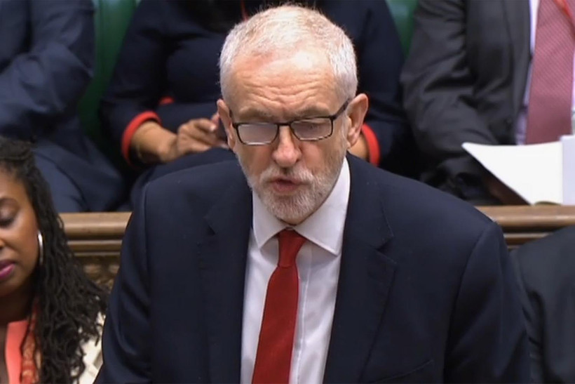 Lãnh đảo Công đảng đối lập tại Anh Jeremy Corbyn tại cuộc họp ở London ngày 23/10. (Ảnh: AFP/TTXVN)