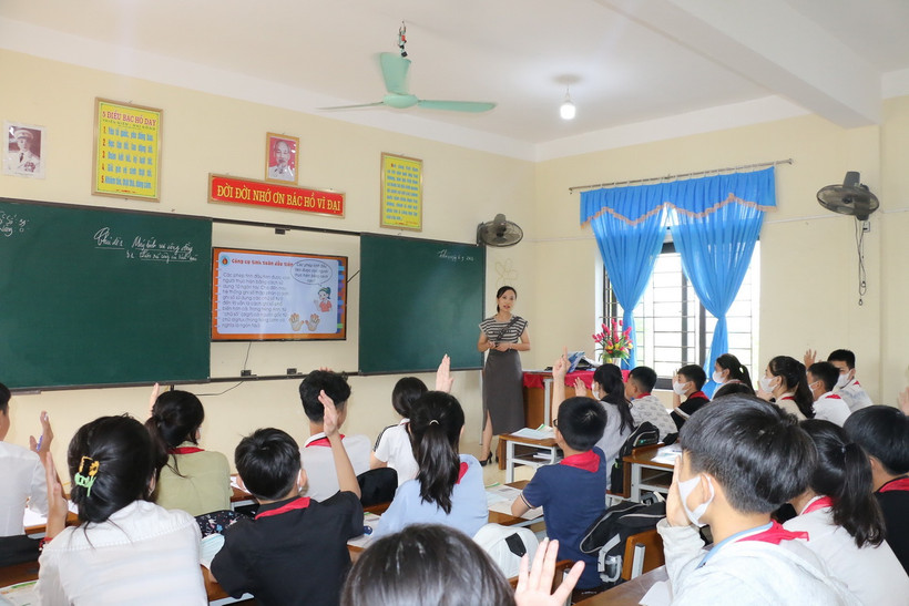 Nhiều địa phương tại Nghệ An thực hiện điều chuyển, biệt phái giáo viên giữa các nhà trường để phù hợp với từng môn học. (Ảnh: Bích Huệ/TTXVN)