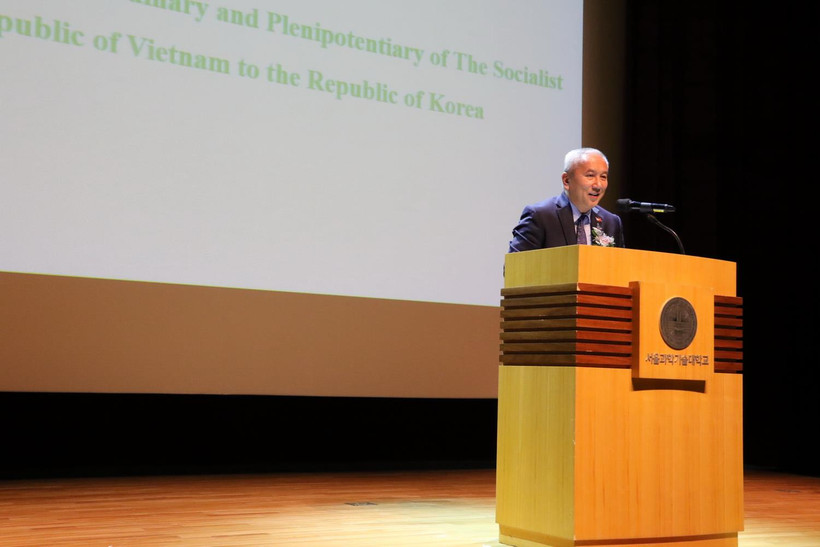 Đại sứ Nguyễn Vũ Tú phát biểu tại cuộc hội thảo. (Ảnh: Mạnh Hùng/Vietnam+)