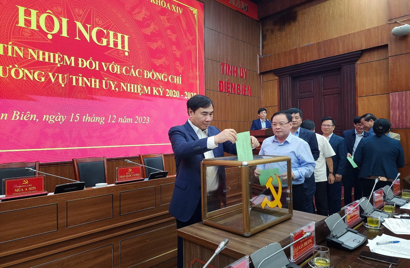 Chủ tịch Ủy ban Nhân dân tỉnh Điện Biên có tỷ lệ phiếu "tín nhiệm cao" đạt 100%