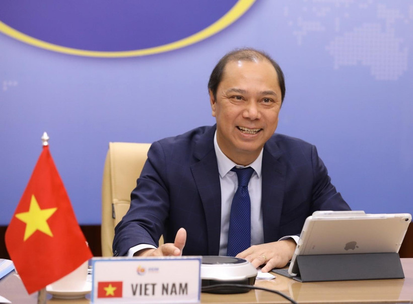 Thứ trưởng Bộ Ngoại giao Nguyễn Quốc Dũng, Trưởng SOM ASEAN của Việt Nam phát biểu. (Ảnh: Văn Điệp/TTXVN)