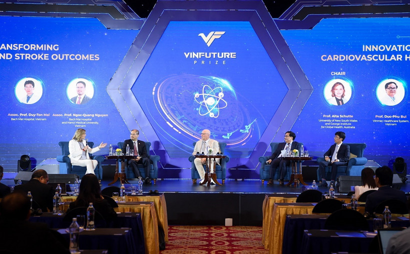 Toàn cảnh Tọa đàm “Những đổi mới trong Chăm sóc sức khỏe tim mạch và Điều trị đột quỵ.” (Ảnh: TTXVN phát)