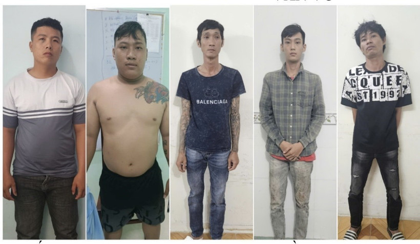 Các đối tượng Kha, Sum, Lâm, Vinh và Cần, từ trái sang. (Ảnh: TTXVN phát)