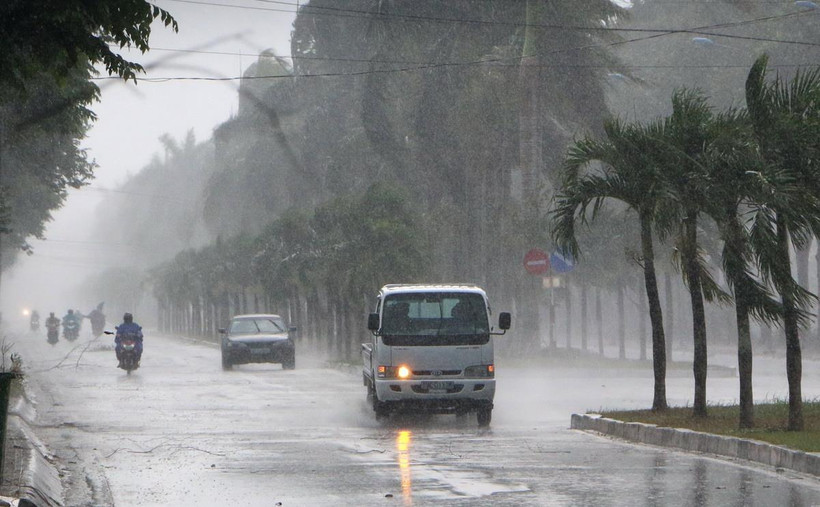 Mưa lớn tại thành phố Vị Thanh của tỉnh Hậu Giang. (Ảnh: Duy Khương/TTXVN)