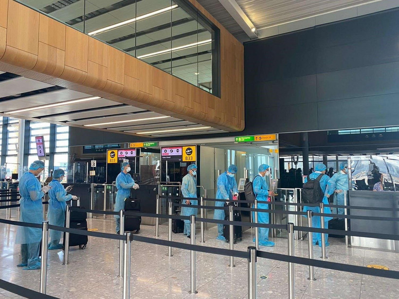 Công dân Việt Nam trở về nước. (Ảnh minh họa: TTXVN phát)