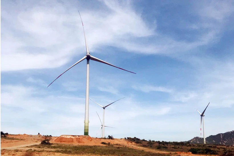 Dự án nhà máy điện gió Mũi Dinh (huyện Thuận Nam) công suất 23 MW đang được nhà đầu tư gấp rút thi công. (Ảnh: Công Thử/TTXVN)