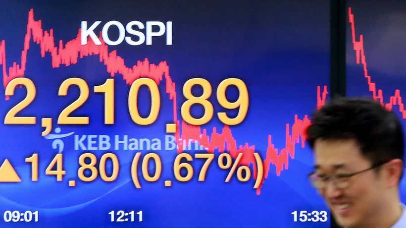 Một phiên giao dịch tại thị trường Seoul của Hàn Quốc. (Ảnh: Yonhap/TTXVN)