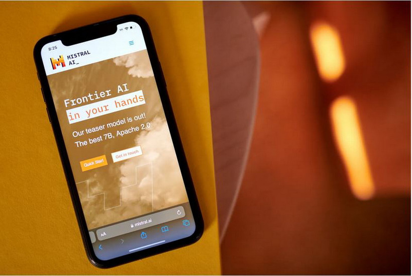 Trang web Mistral AI trên điện thoại thông minh. (Nguồn: Getty Images)