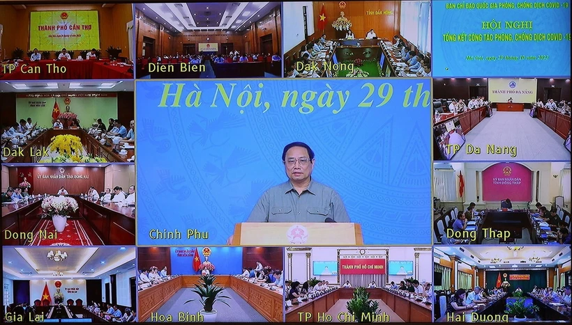 Thủ tướng phát biểu tại Hội nghị tổng kết công tác phòng, chống dịch COVID-19, diễn ra tại Hà Nội và trực tuyến đến các tỉnh, thành phố ngày 29/10 vừa qua. (Ảnh: Dương Giang/TTXVN)