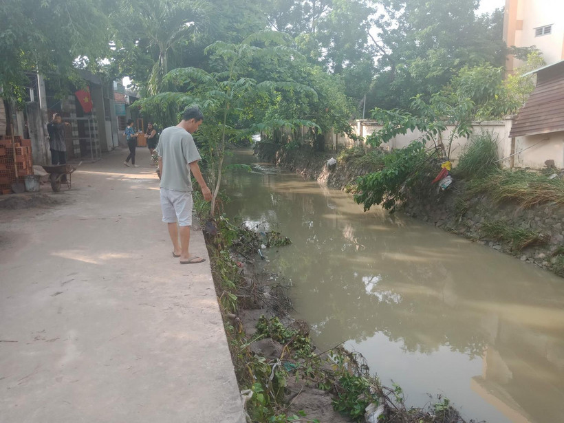 Suối Bà Lúa nơi xảy ra vụ tai nạn nước thường dâng cao gây ngập đường vào những khi trời mưa lớn. (Ảnh: Sỹ Tuyên/TTXVN)