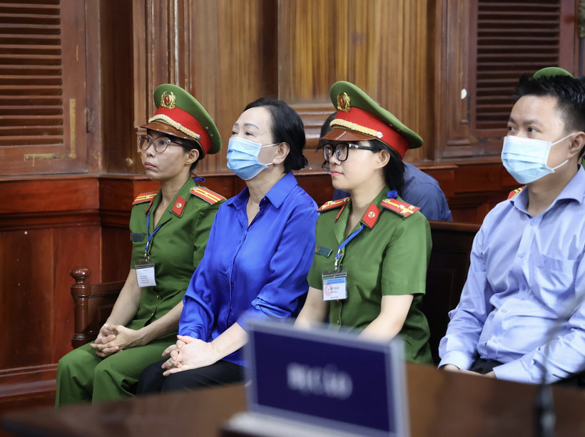 Bị cáo Trương Mỹ Lan tại phiên xét xử sơ thẩm vụ án Vạn Thịnh Phát giai đoạn 2 ngày 27/9. (Ảnh: Thanh Vũ/TTXVN)