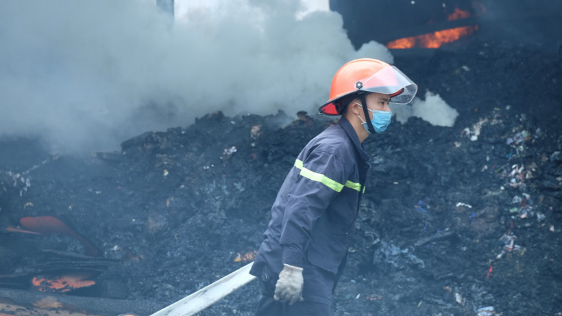 Vụ cháy không gây thương vong về người nhưng nhiều tài sản, trang thiết bị trong xưởng bị cháy đen, gây thiệt hại lớn. Ảnh minh họa. (Ảnh: Công Phong/TTXVN)