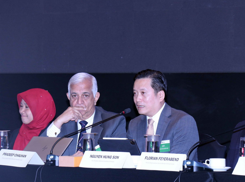 Tiến sỹ Nguyễn Hùng Sơn, Phó Giám đốc Học viện Ngoại giao. (Ảnh: Xuân Khu/TTXVN)