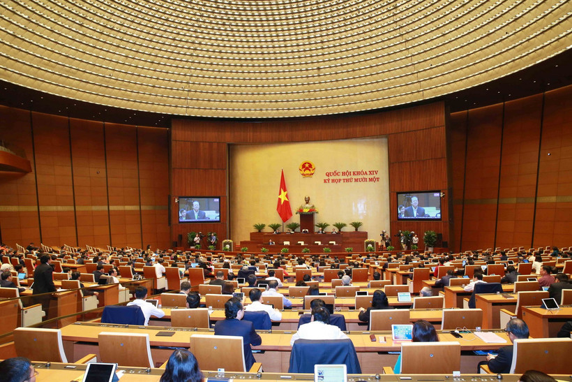 Quang cảnh phiên họp. (Ảnh: Phương Hoa/TTXVN) Đại biểu Quốc hội tỉnh Ninh Bình Bùi Văn Phương phát biểu. (Ảnh: Phương Hoa/TTXVN)