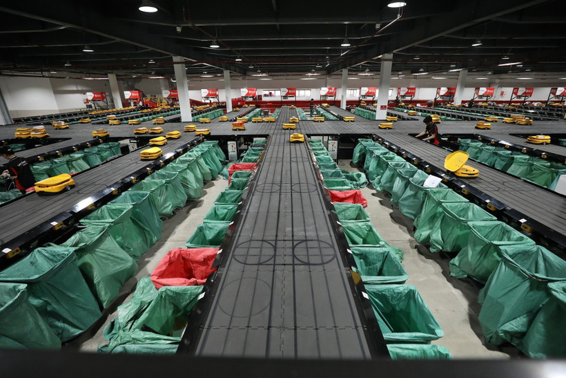 Kho hàng của Viettel Post. (Ảnh: Minh Quyết/TTXVN)