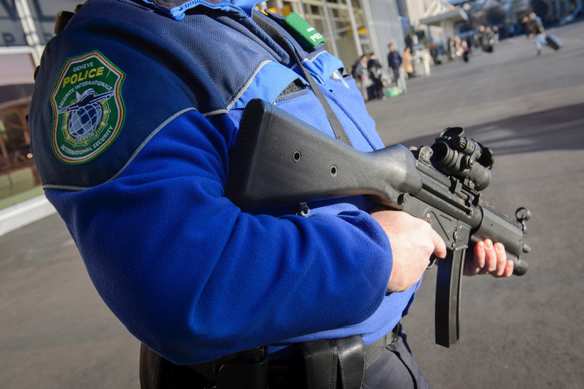 Cảnh sát Thụy Sĩ tuần tra. (Ảnh: AFP/TTXVN)